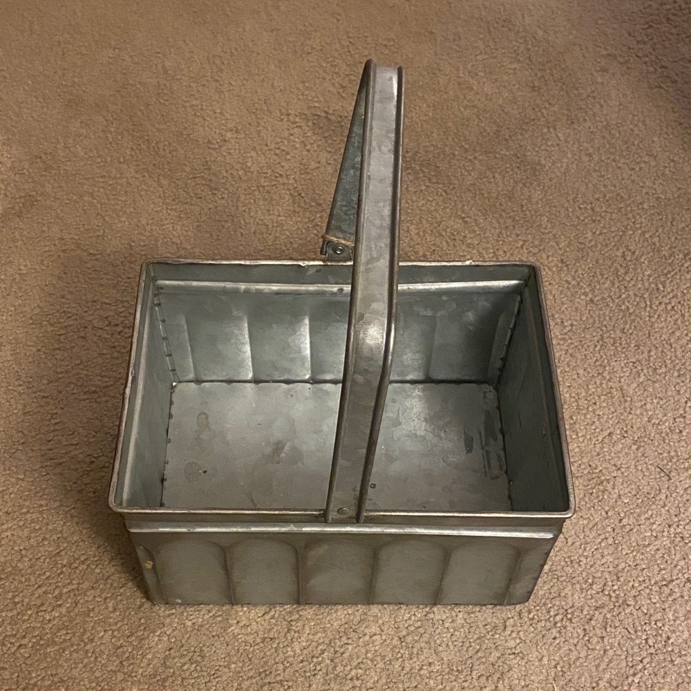 Metallic Basket with Handle